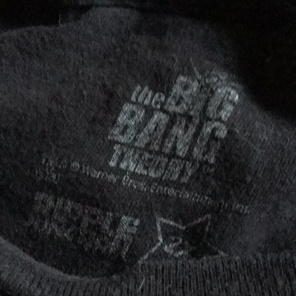 Sheldon t shirt - Picture 2 of 2